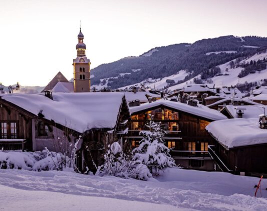 station-village-megeve-neige-aube-hiver